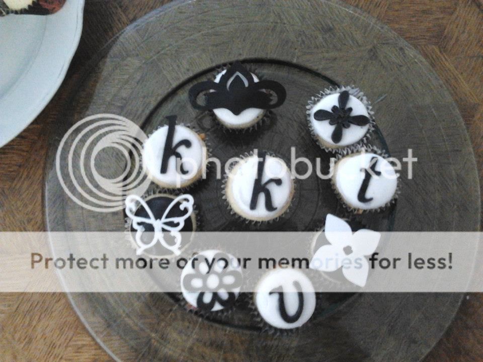 http://i851.photobucket.com/albums/ab71/veronneke/minicup_zps5fe958fc.jpg
